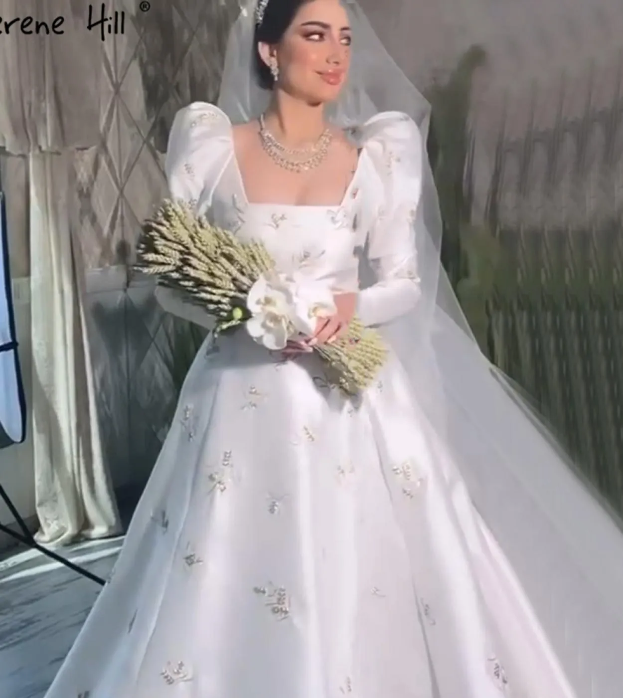 Abiti da sposa in raso avorio musulmano Serene Hill 2022 Abiti da sposa con perline maniche a sbuffo Ha2498 Abito da sposa su mi
