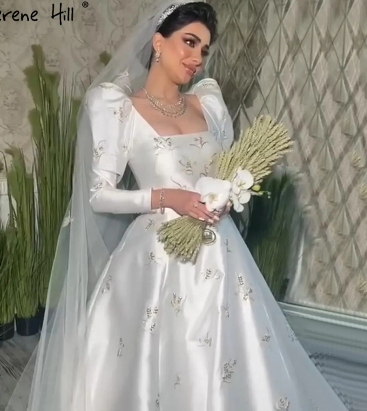 Abiti da sposa in raso avorio musulmano Serene Hill 2022 Abiti da sposa con perline maniche a sbuffo Ha2498 Abito da sposa su mi