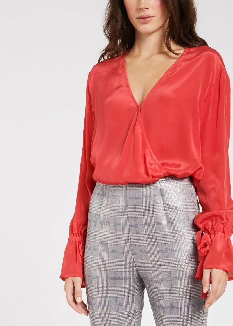 Blusa con scollo a V