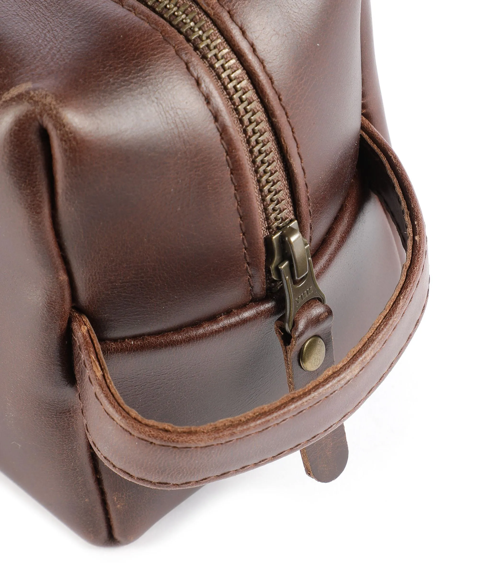  Buckle & Seam Crazy Horse Everest Borsa da toilette marrone scuro 22 cm  