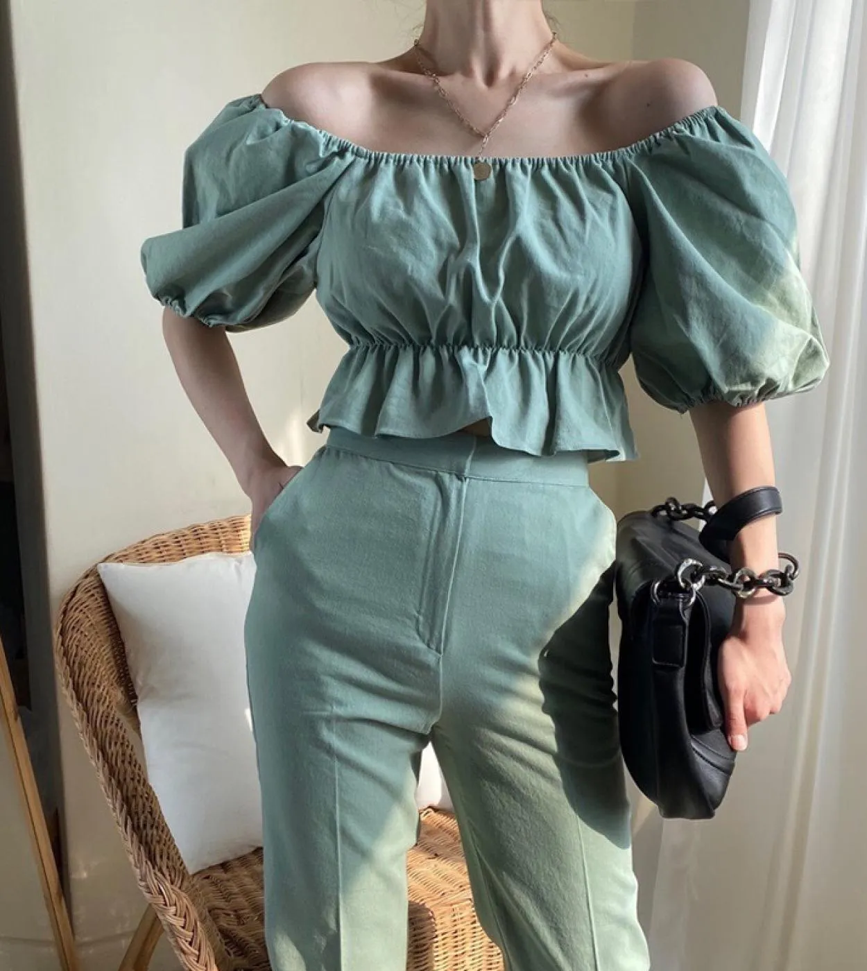 Camicetta da donna a maniche corte estiva Moda scollo a barchetta con spalle scoperte Top corto arruffato Camicia a vita elastic