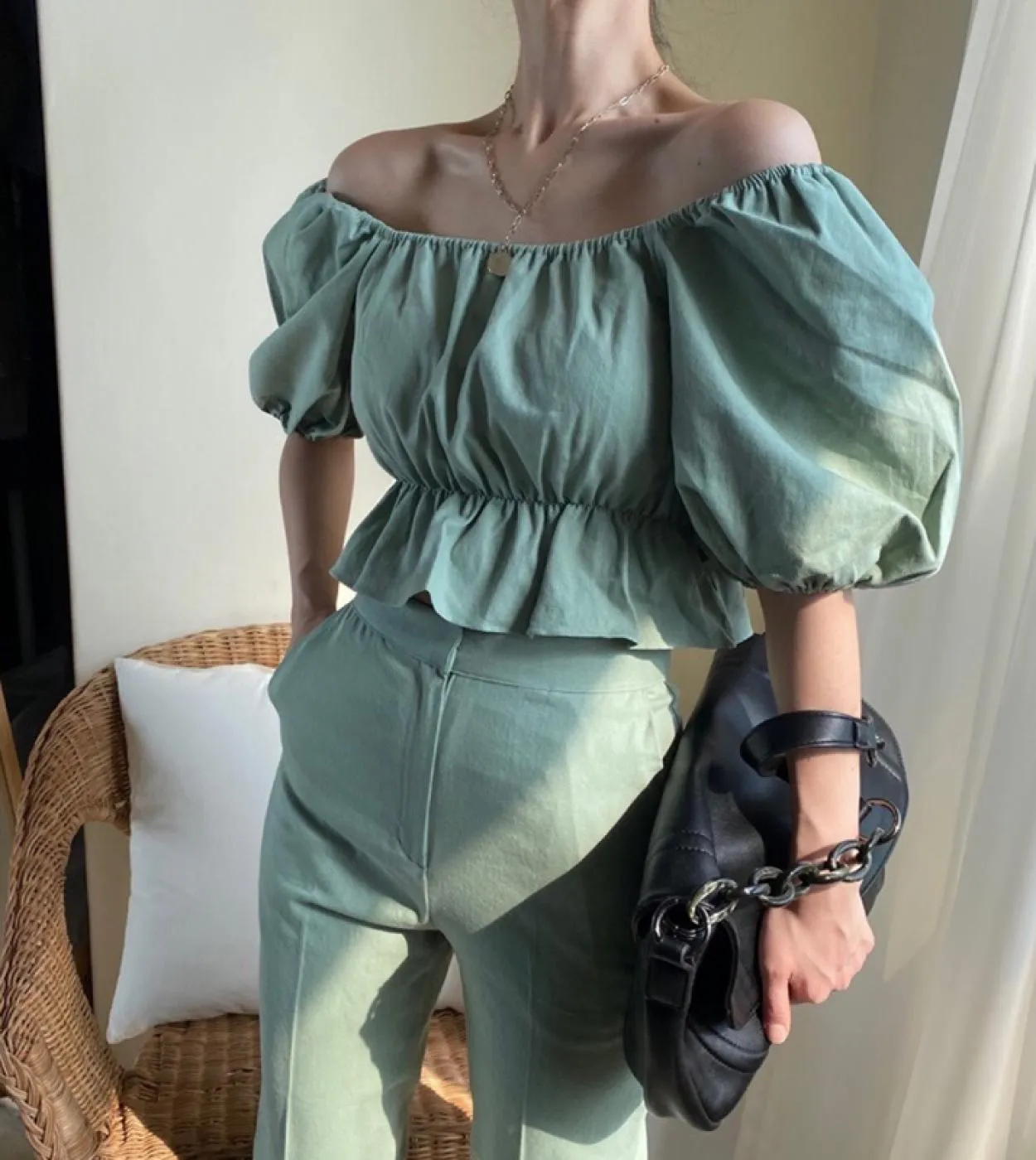 Camicetta da donna a maniche corte estiva Moda scollo a barchetta con spalle scoperte Top corto arruffato Camicia a vita elastic