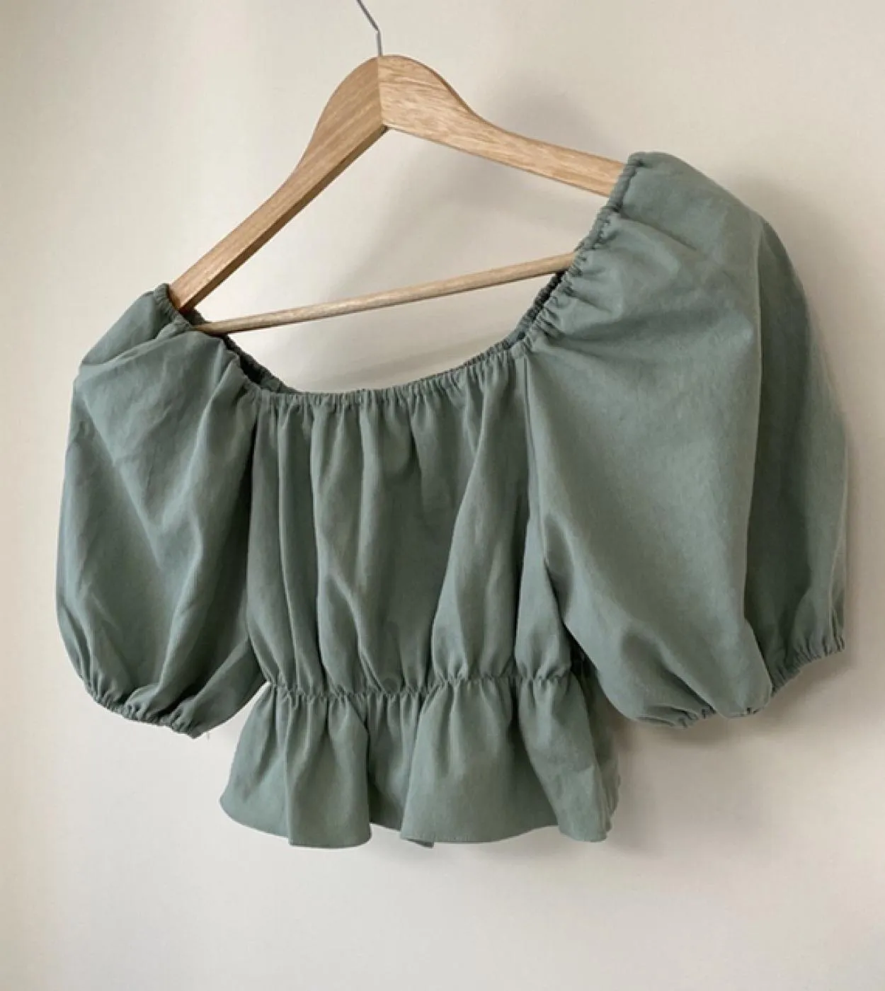 Camicetta da donna a maniche corte estiva Moda scollo a barchetta con spalle scoperte Top corto arruffato Camicia a vita elastic