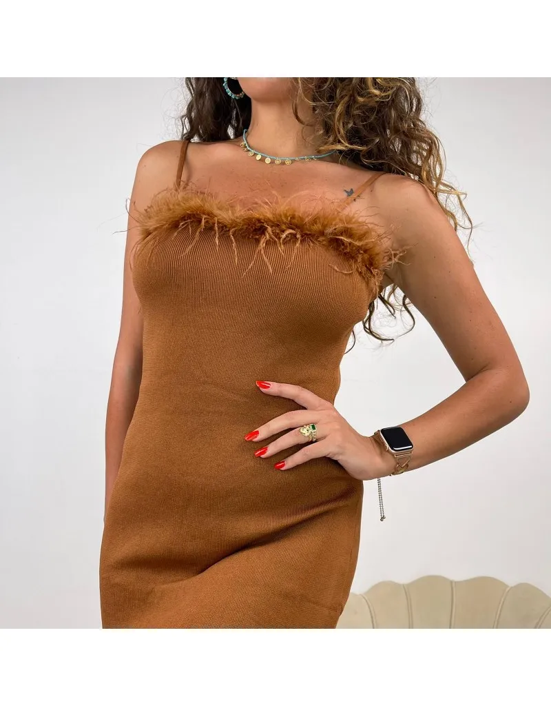 DRESS CON PIUME CAMEL