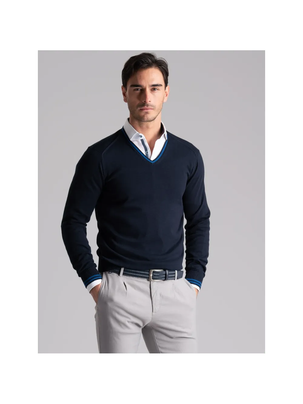 Maglia uomo in cotone scollo a V con contrasti