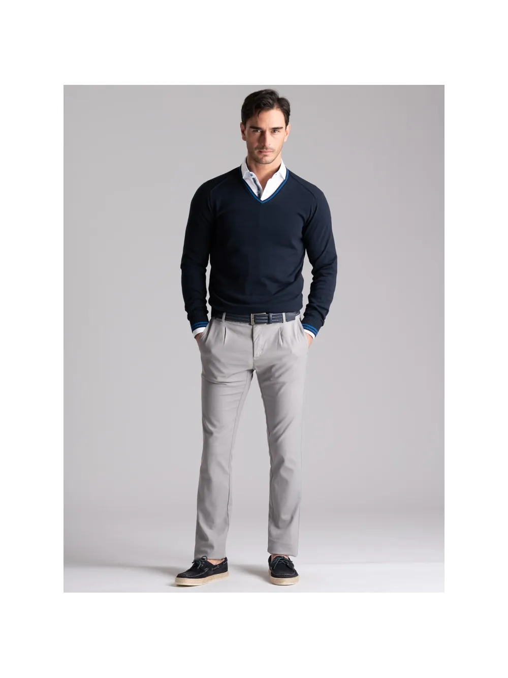 Maglia uomo in cotone scollo a V con contrasti