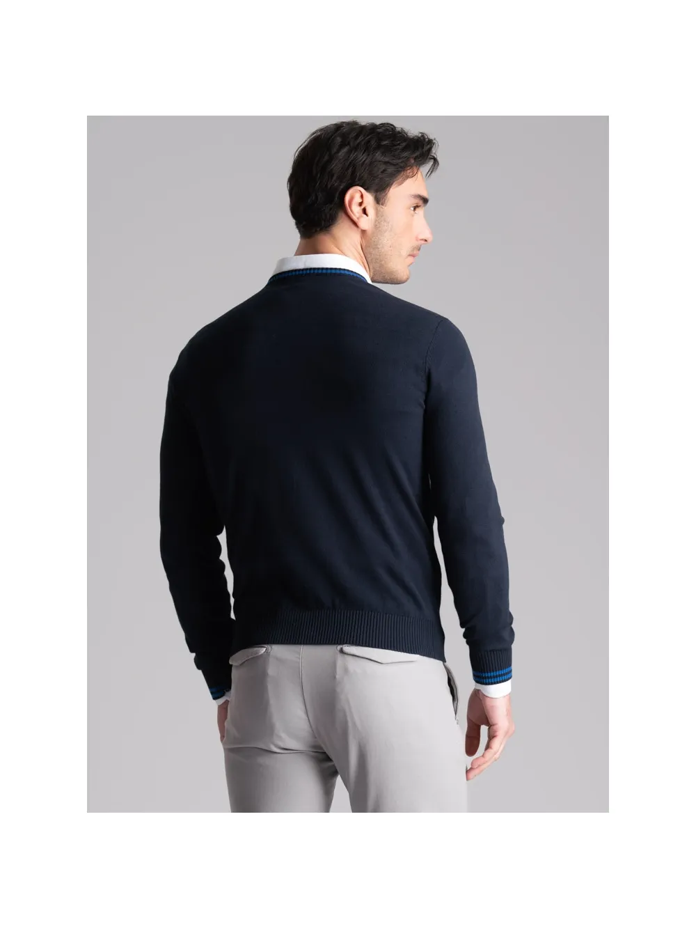Maglia uomo in cotone scollo a V con contrasti