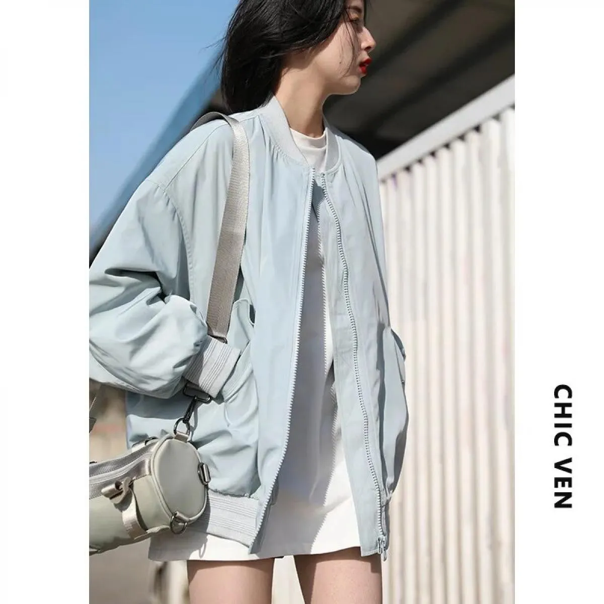 Maglietta a maniche lunghe allentata tinta unita da donna primavera autunno O collo camicia basic con fondo superiore maglietta