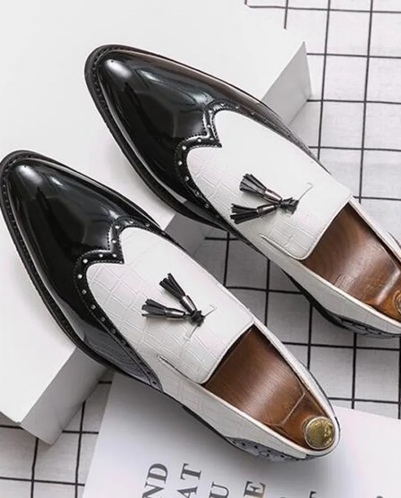Nuovi Uomini di Modo Nero Bianco Nappa Bullock Oxford Scarpe Maschili Abito Da Sposa Prom Ritorno A Casa Scarpa Zapatos Hombre V
