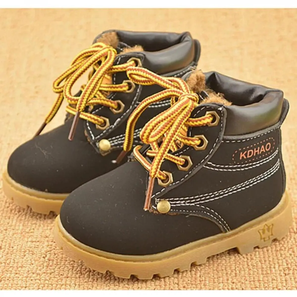Nuovo 2024 Autunno Inverno Stivali per bambini Scarpe per bambini Bambini Stivali da neve in peluche Ragazzi Ragazze Moda Bambin