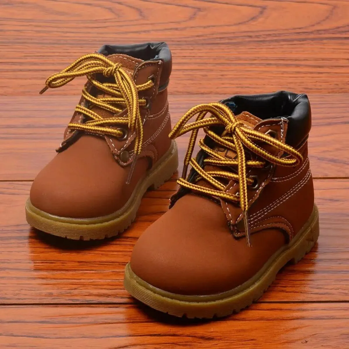 Nuovo 2024 Autunno Inverno Stivali per bambini Scarpe per bambini Bambini Stivali da neve in peluche Ragazzi Ragazze Moda Bambin