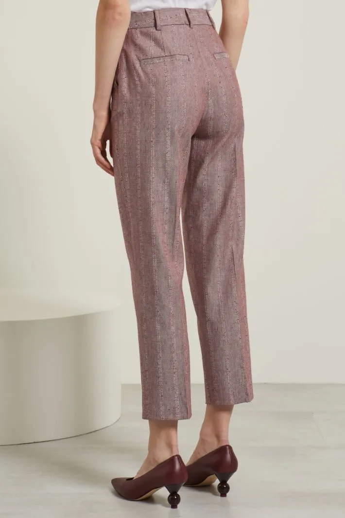 Pantaloni a sigaretta gessati