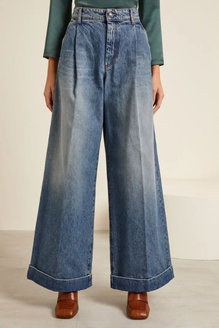Pantaloni ampi in denim