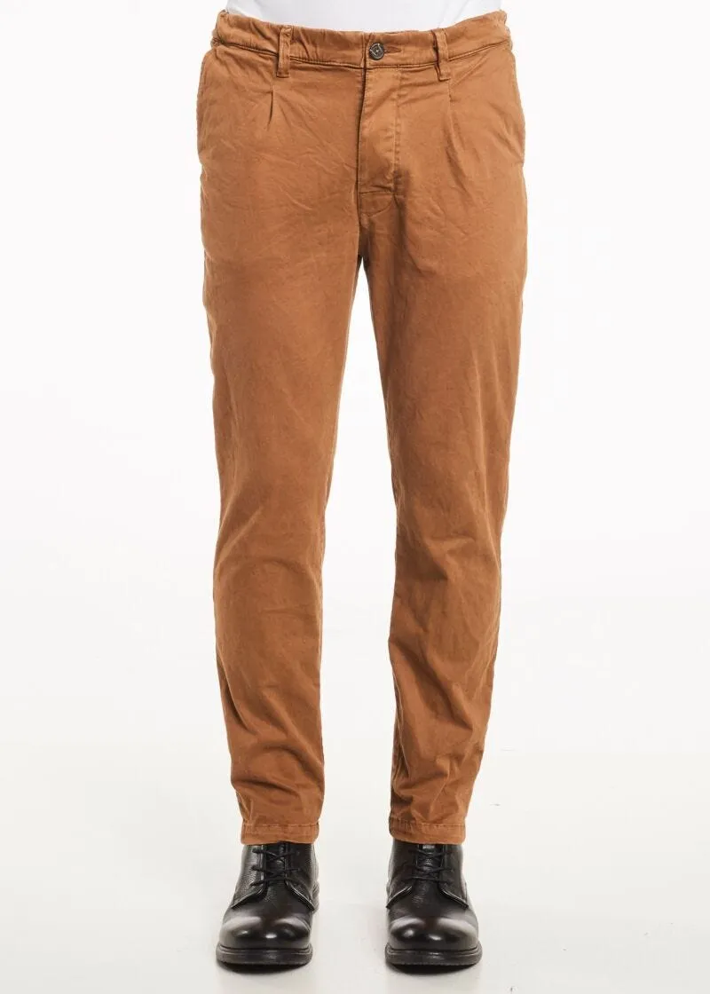 Pantaloni chino in raso