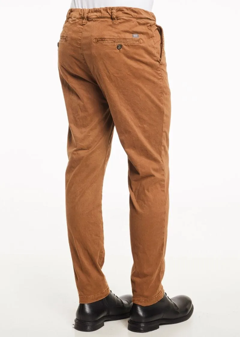 Pantaloni chino in raso