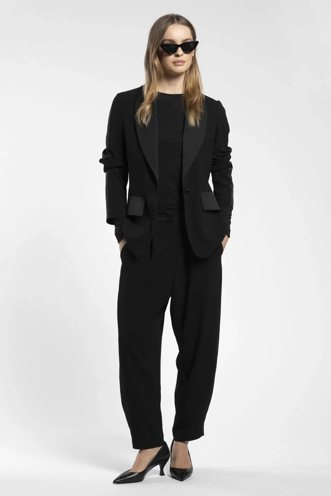 Pantaloni in crepe satin con bande laterali