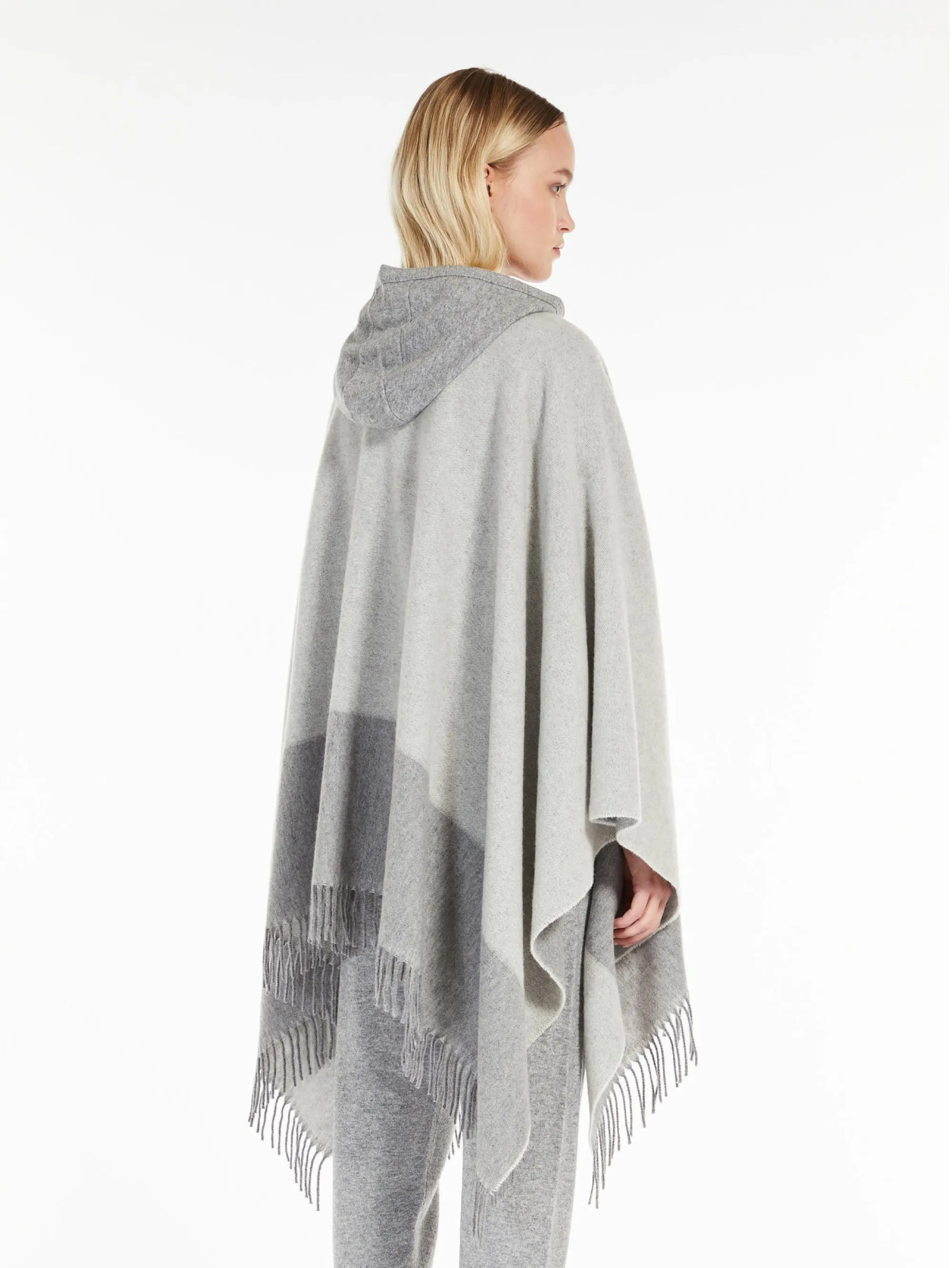 Poncho con Frange e Logo Jacquard Grigio