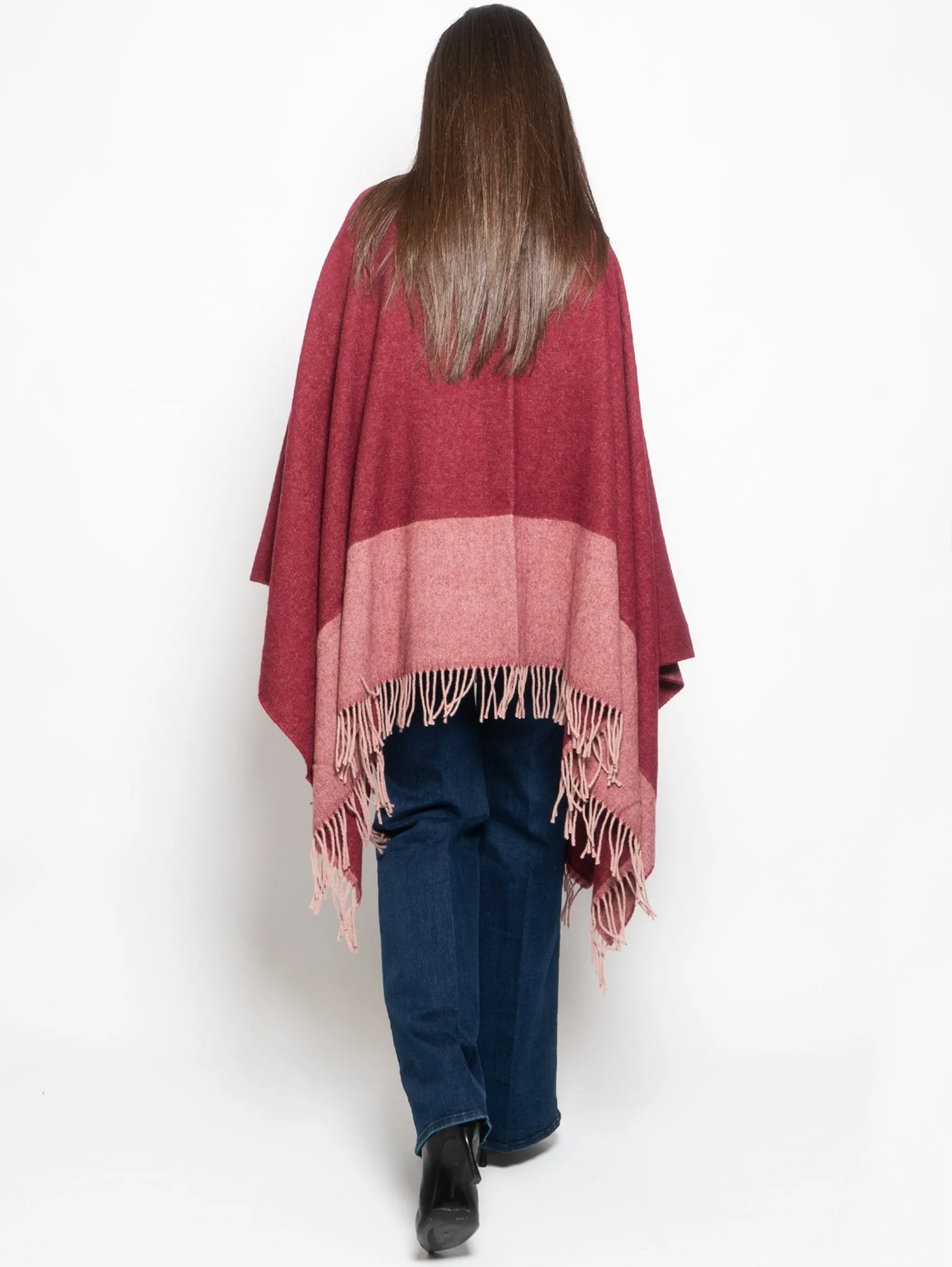 Poncho con Frange e Logo Jacquard Mattone