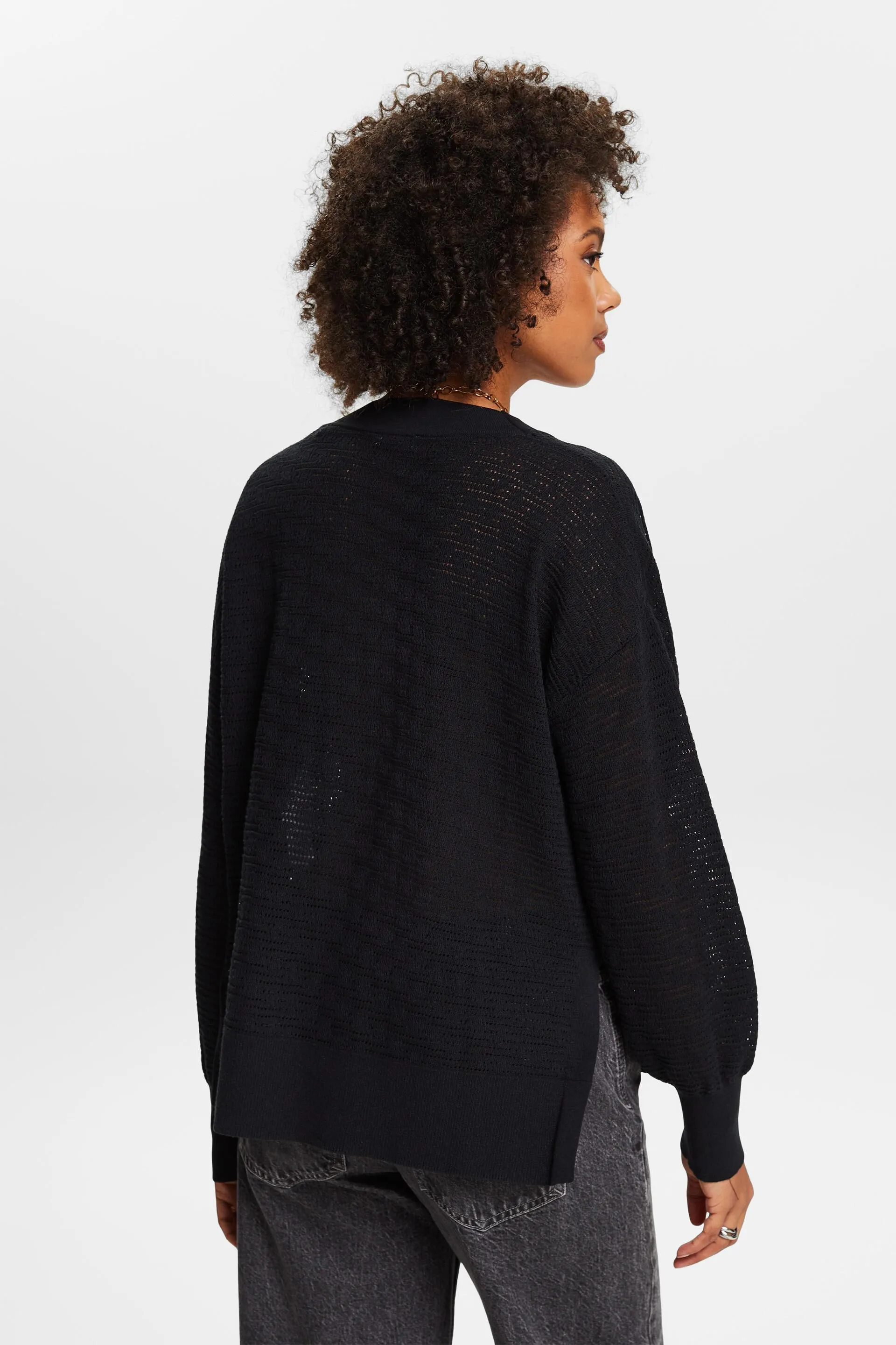 Pullover con lavorazione pointelle e scollo a V