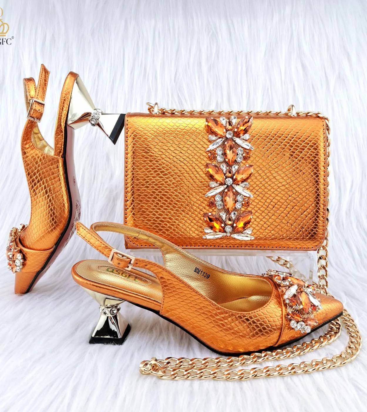 Qsgfc 2023 Scarpe da donna classiche da donna di design di fascia alta abbinate a una borsa per scarpe stile borsa solida Decora