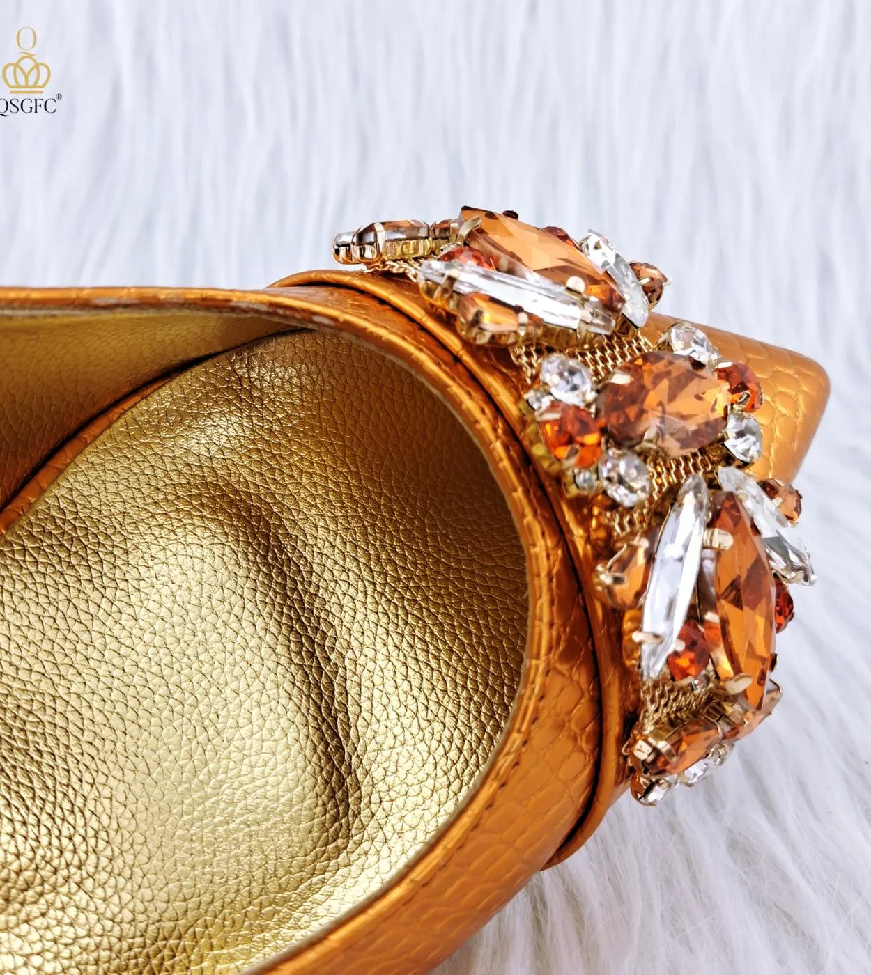 Qsgfc 2023 Scarpe da donna classiche da donna di design di fascia alta abbinate a una borsa per scarpe stile borsa solida Decora