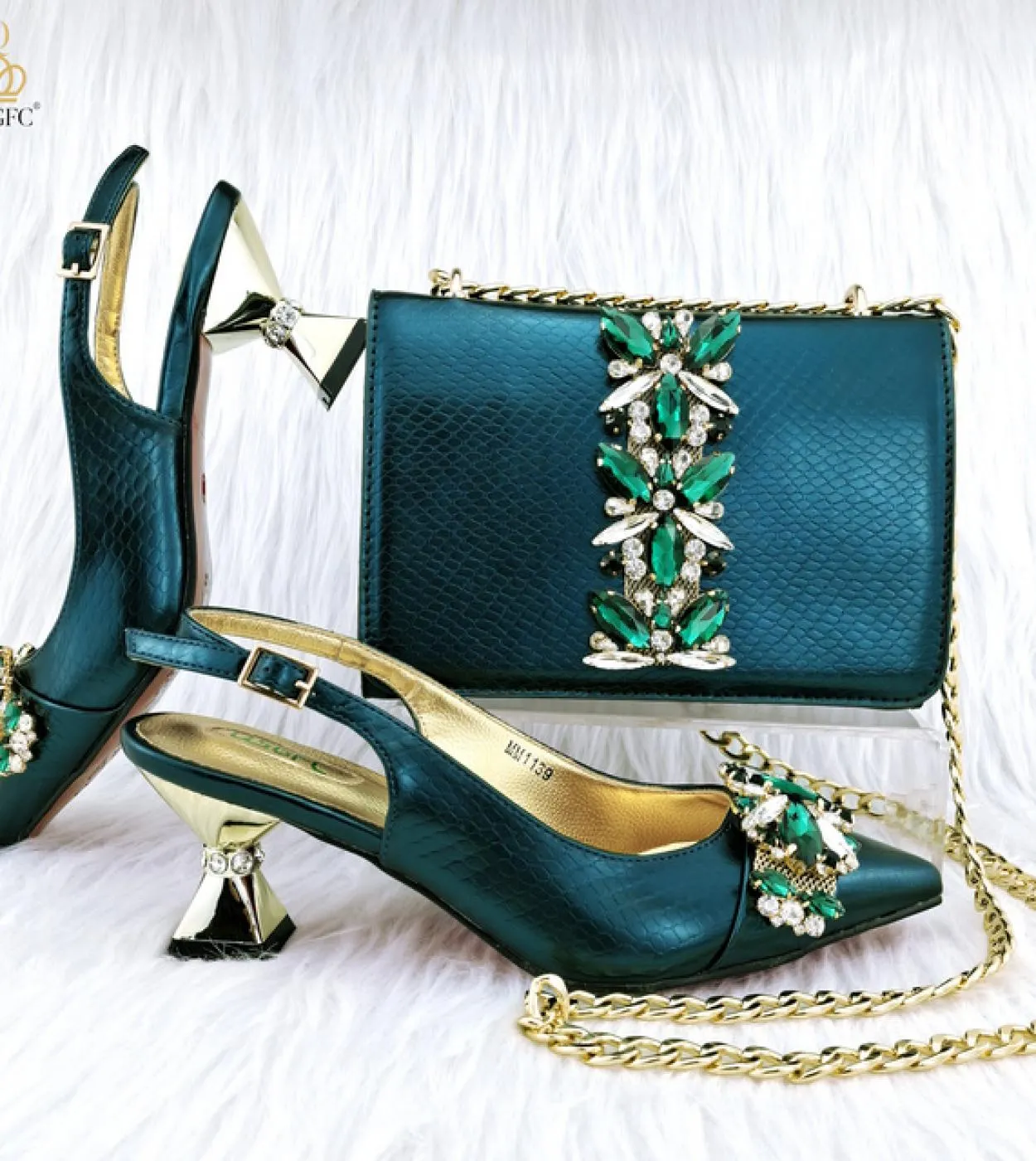 Qsgfc 2023 Scarpe da donna classiche da donna di design di fascia alta abbinate a una borsa per scarpe stile borsa solida Decora