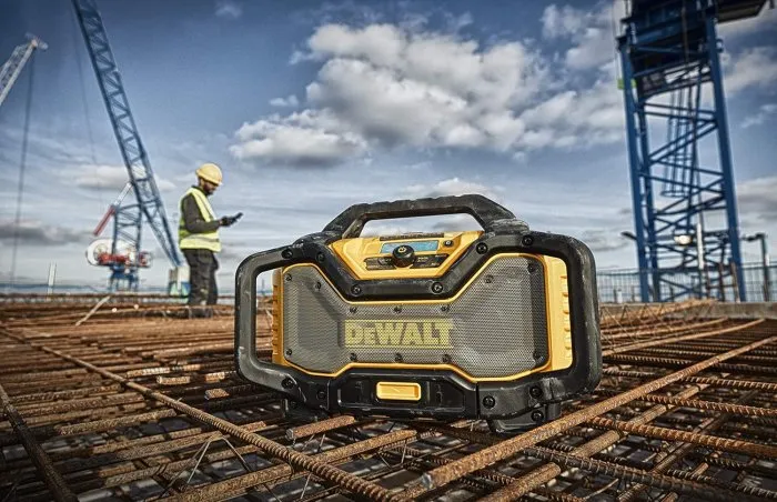 Radio da cantiere FM + DAB + caricabatterie XR 10,8/14,4 e 18V DEWALT DCR027-QW