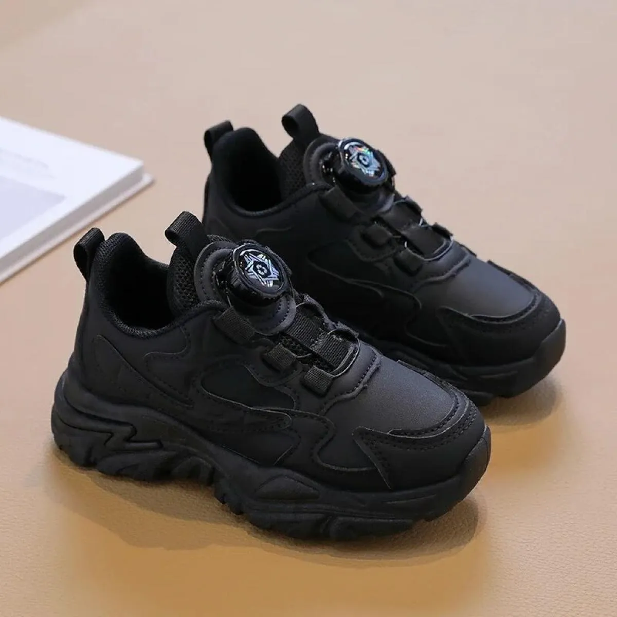 Scarpe da ginnastica Fondo spesso Punta tonda Flessibile per esterni Consigliata Impermeabile Comoda Alla moda Tutte le partite