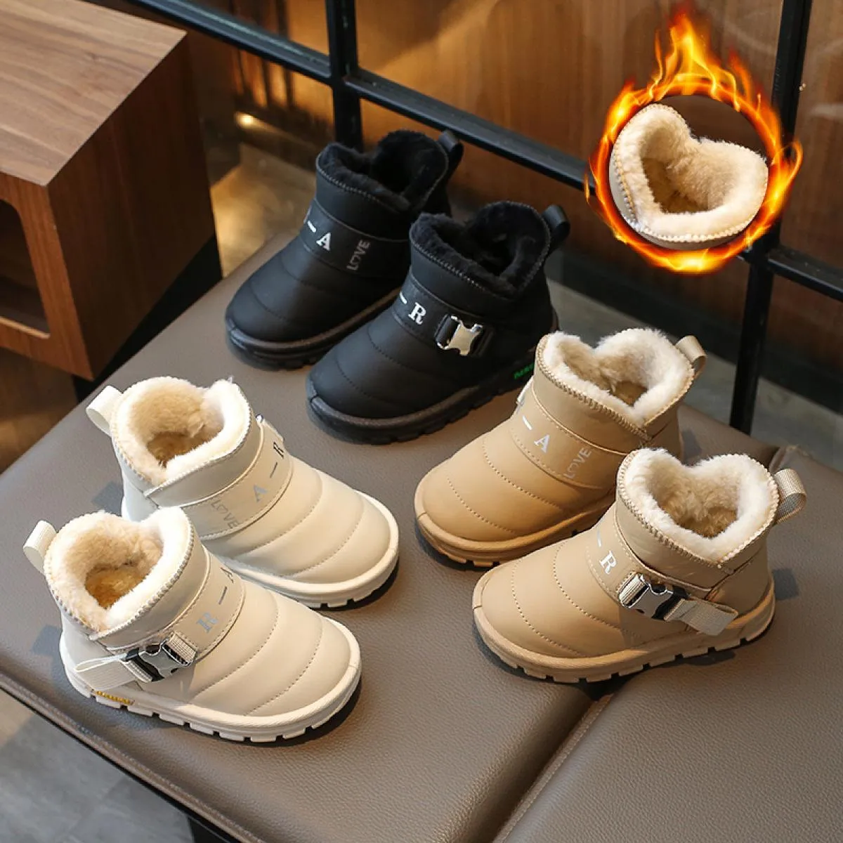 Scarpe invernali per bambini con fibbia in metallo Moda 2023 Stivali da neve per ragazze Stivali con plateau firmati piatti Scar