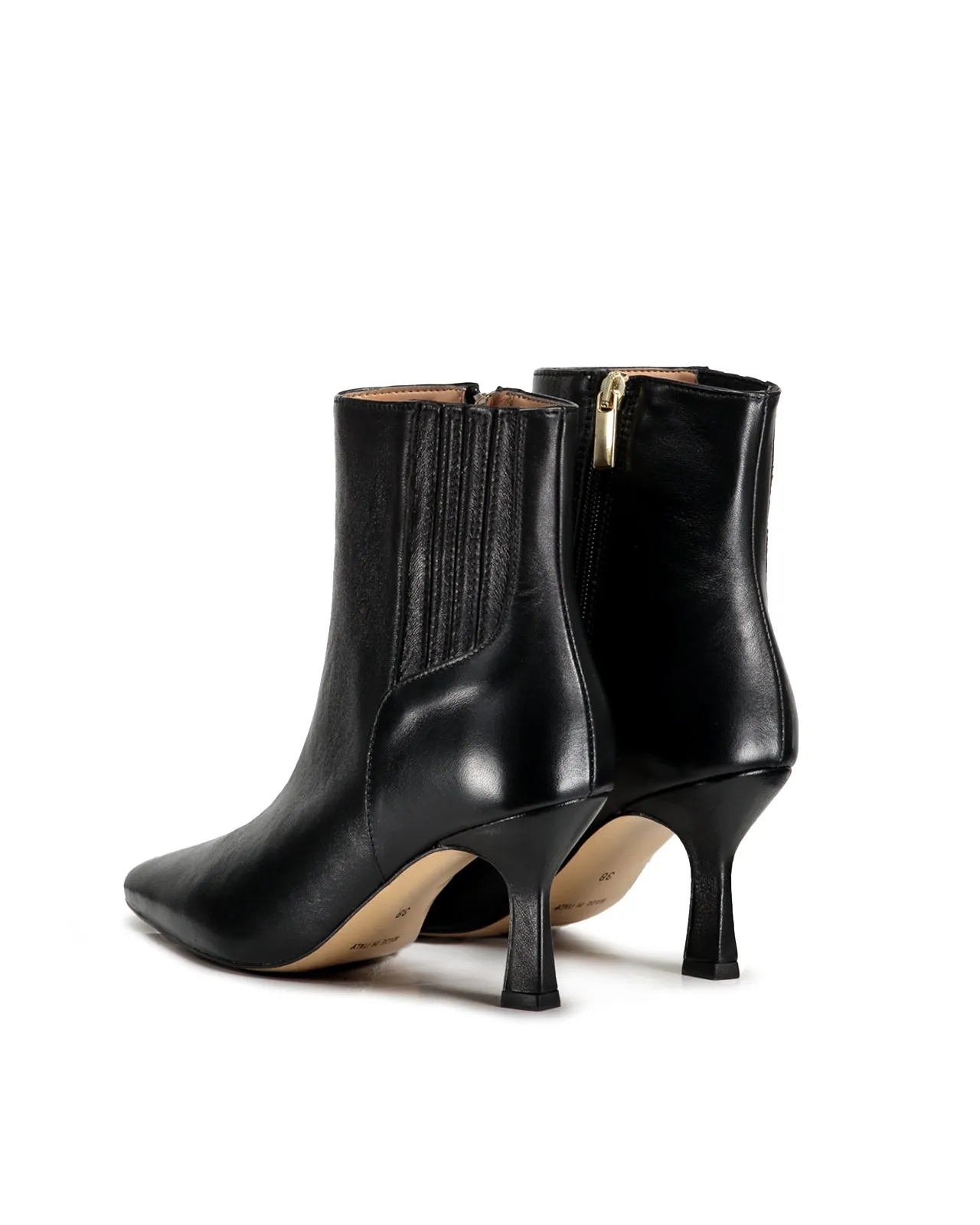 Stivaletto Chelsea a punta nappa nero