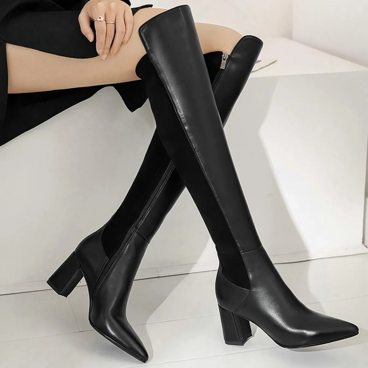 Stivali al ginocchio da donna in pelle Stivali al ginocchio in pelle nera Ginocchio femminile vintage