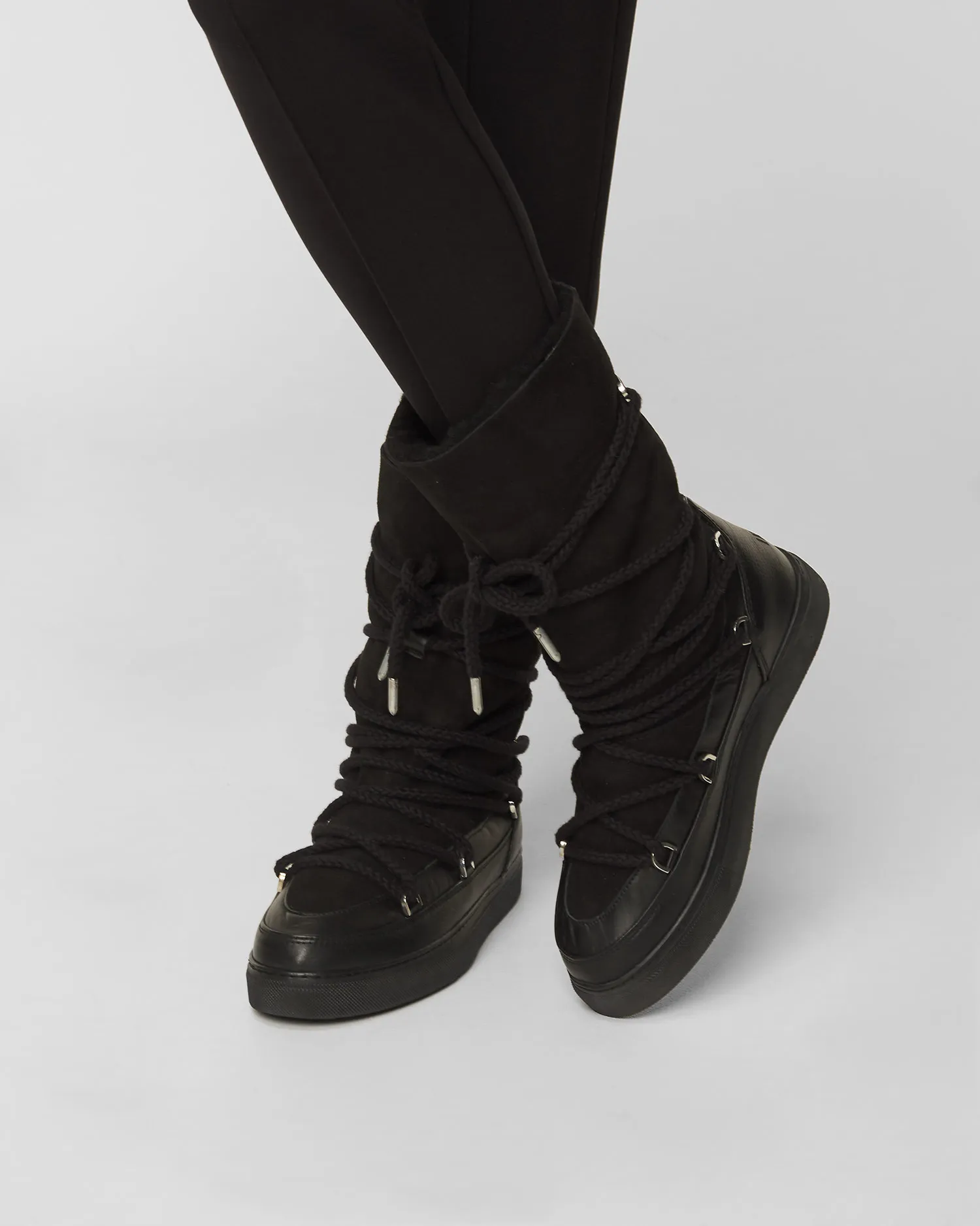 Stivali da neve INUIKII CLASSIC HIGH LACED 70107096-201
