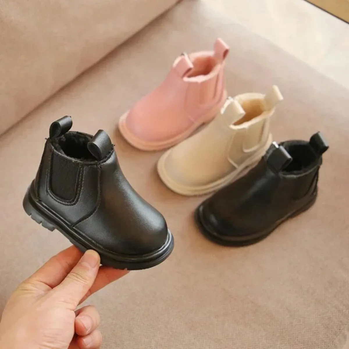 Stivali da neve per bambini vintage Nuovi stivali di pelliccia con piattaforma rosa 2024 per ragazze Bambini Inverno per bambini