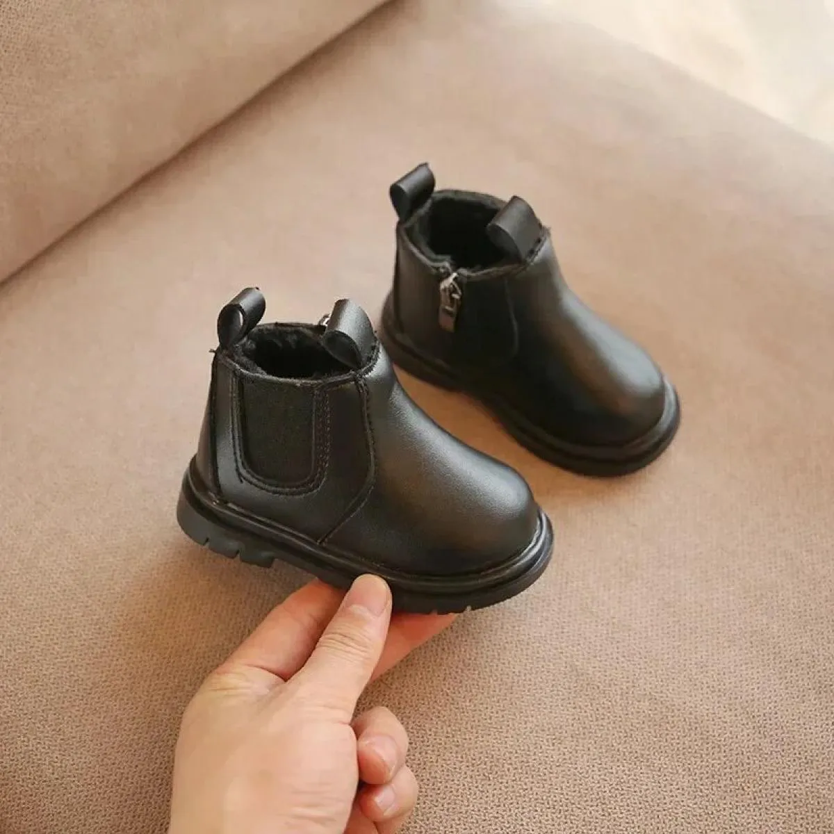 Stivali da neve per bambini vintage Nuovi stivali di pelliccia con piattaforma rosa 2024 per ragazze Bambini Inverno per bambini