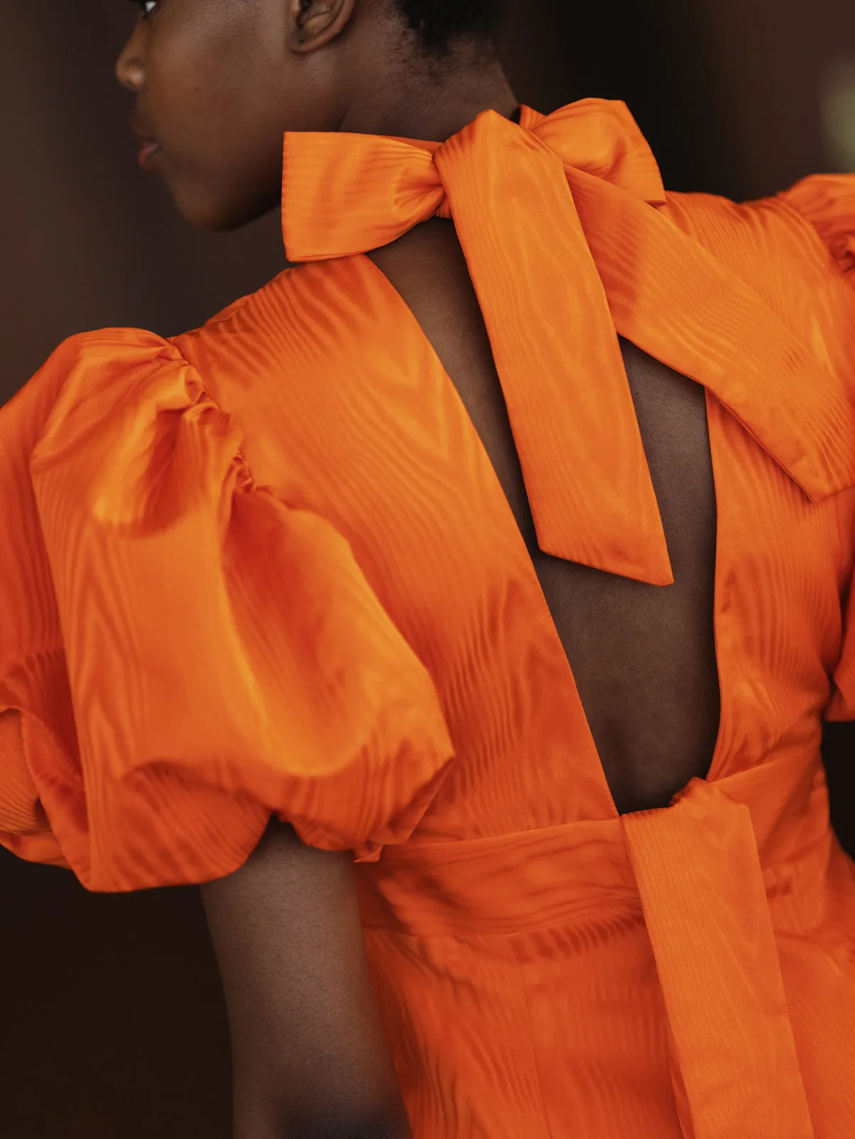 VESTITO ARANCIO COLLO ALTO JACQUARD MUARÉ