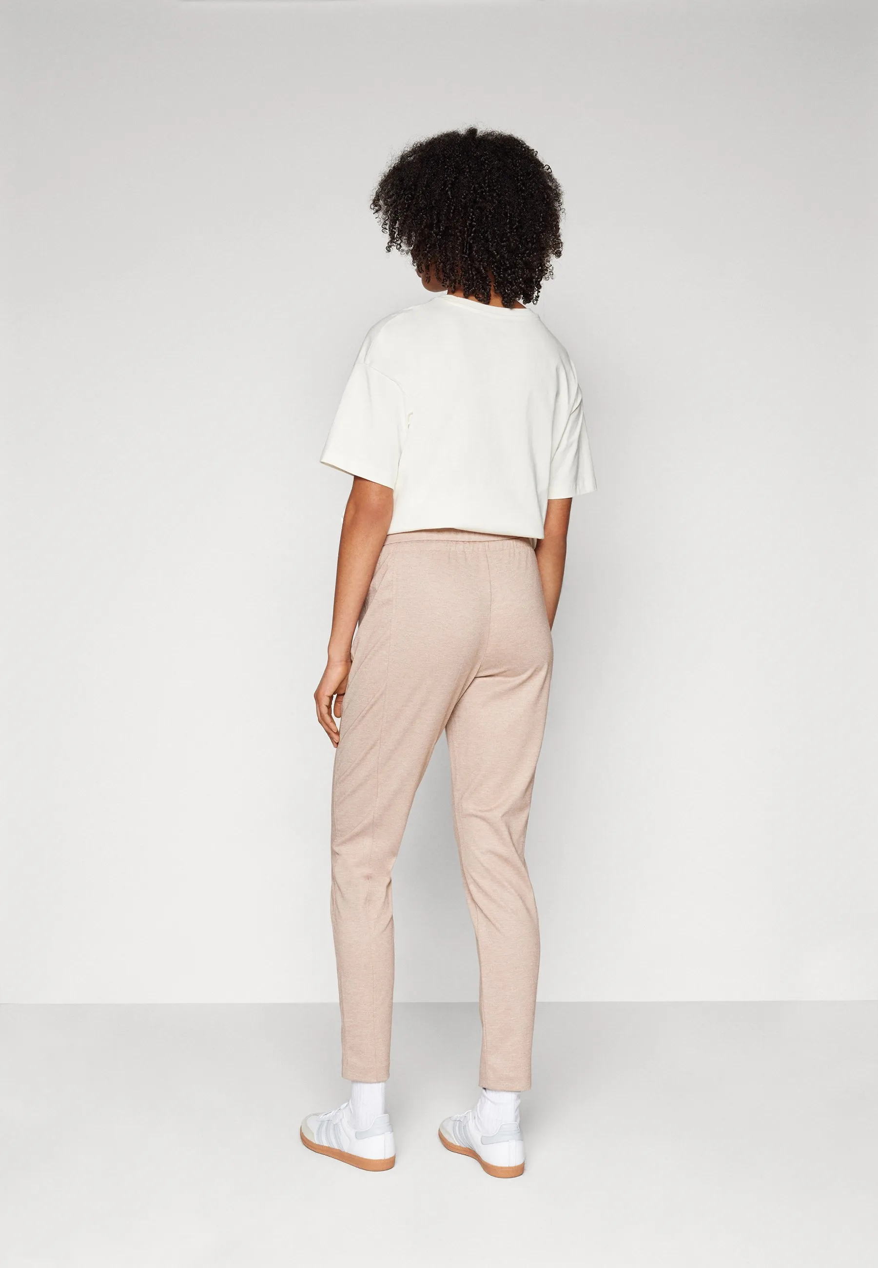 VMMELANIE TAPERED ZIP PANT - Pantaloni sportivi